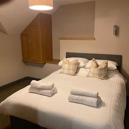 Hotel Duke Of York Hazel Grove Esterno foto